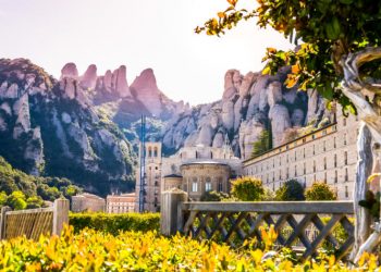 Vietnam visa on arrival for Montserrat citizens