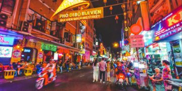 Nighttime tourism in Saigon